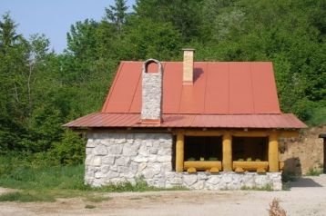 Słowacja Chata Valaská Dubová, Zewnątrz